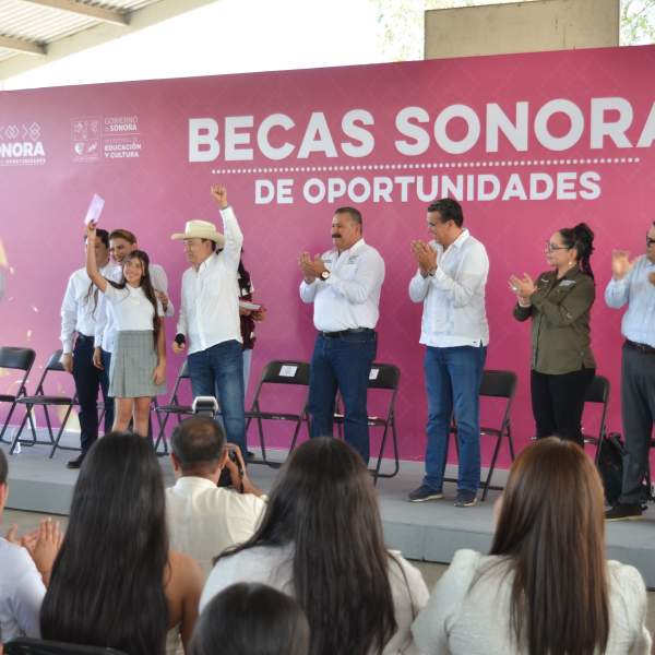 ”Nadie se queda atrás en la transformación de Sonora”: Durazo lleva becas y conectividad a Soyopa y Mazatán